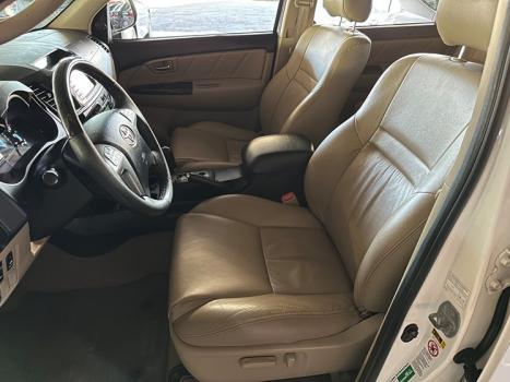 TOYOTA Hilux SW4 3.0 16V 4P SRV 4X4 7 LUGARES TURBO DIESEL AUTOMTICO, Foto 8