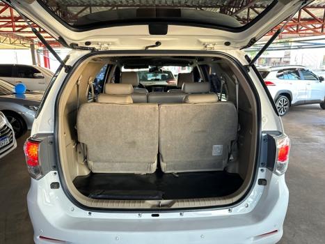 TOYOTA Hilux SW4 3.0 16V 4P SRV 4X4 7 LUGARES TURBO DIESEL AUTOMTICO, Foto 10