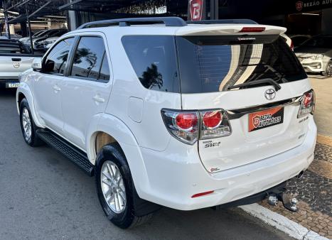 TOYOTA Hilux SW4 3.0 16V 4P SRV 4X4 7 LUGARES TURBO DIESEL AUTOMTICO, Foto 2