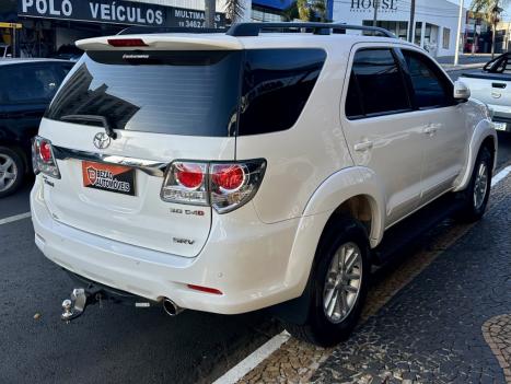 TOYOTA Hilux SW4 3.0 16V 4P SRV 4X4 7 LUGARES TURBO DIESEL AUTOMTICO, Foto 4