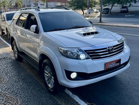 TOYOTA Hilux SW4 3.0 16V 4P SRV 4X4 7 LUGARES TURBO DIESEL AUTOMTICO, Foto 8