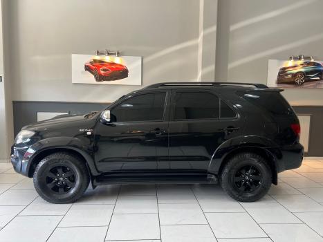 TOYOTA Hilux SW4 3.0 16V 4P 4X4 SRV TURBO DIESEL, Foto 3