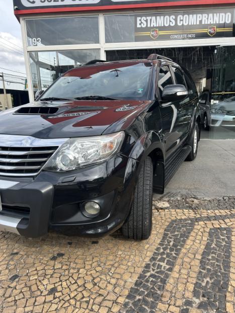TOYOTA Hilux SW4 3.0 16V 4P SRV 4X4 7 LUGARES TURBO DIESEL AUTOMTICO, Foto 2