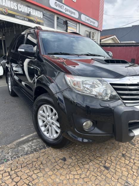 TOYOTA Hilux SW4 3.0 16V 4P SRV 4X4 7 LUGARES TURBO DIESEL AUTOMTICO, Foto 3