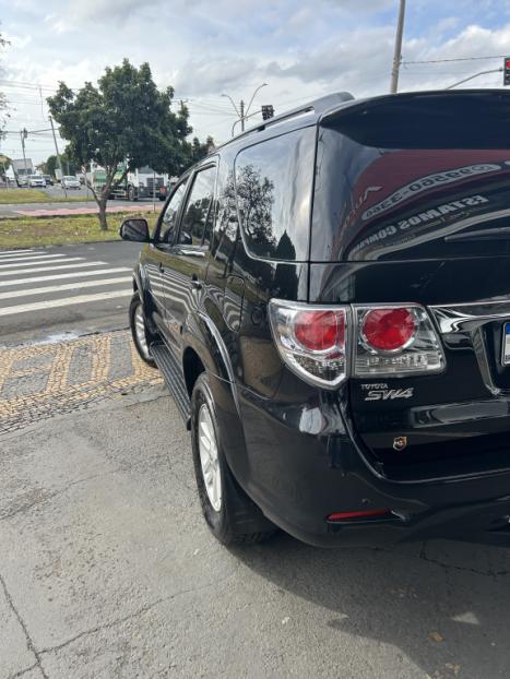 TOYOTA Hilux SW4 3.0 16V 4P SRV 4X4 7 LUGARES TURBO DIESEL AUTOMTICO, Foto 5