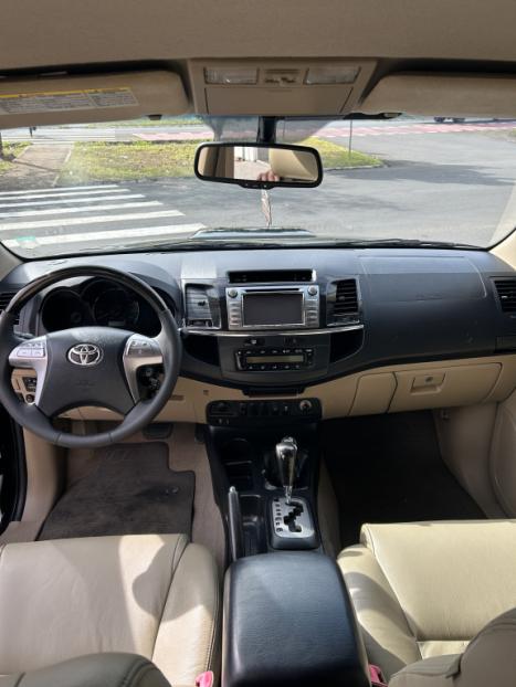 TOYOTA Hilux SW4 3.0 16V 4P SRV 4X4 7 LUGARES TURBO DIESEL AUTOMTICO, Foto 6