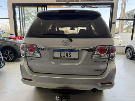 TOYOTA Hilux SW4 3.0 16V 4P SRV 4X4 7 LUGARES TURBO DIESEL AUTOMTICO, Foto 4
