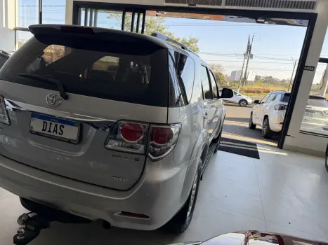 TOYOTA Hilux SW4 3.0 16V 4P SRV 4X4 7 LUGARES TURBO DIESEL AUTOMTICO, Foto 5