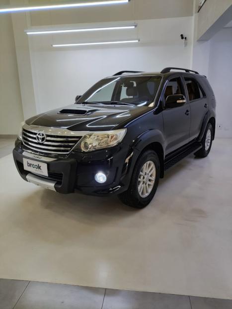 TOYOTA Hilux SW4 3.0 16V 4P SRV 4X4 7 LUGARES TURBO DIESEL AUTOMTICO, Foto 3