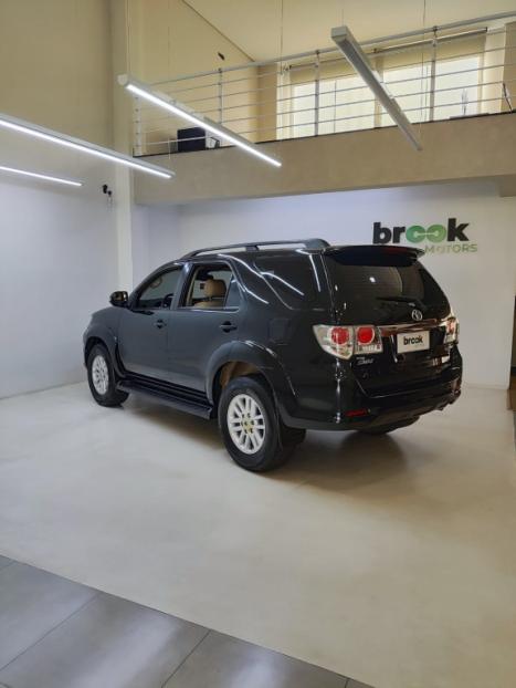 TOYOTA Hilux SW4 3.0 16V 4P SRV 4X4 7 LUGARES TURBO DIESEL AUTOMTICO, Foto 5