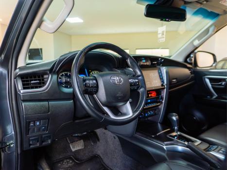 TOYOTA Hilux SW4 , Foto 5