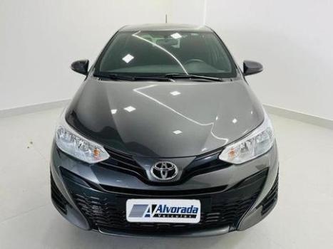 TOYOTA Yaris Hatch 1.5 16V 4P FLEX XL PLUS CONNECT MULTIDRIVE AUTOMTICO CVT, Foto 2