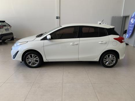 TOYOTA Yaris Hatch 1.5 16V 4P FLEX XL PLUS CONNECT MULTIDRIVE AUTOMTICO CVT, Foto 3