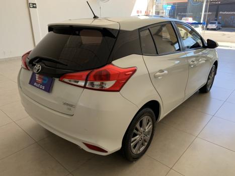 TOYOTA Yaris Hatch 1.5 16V 4P FLEX XL PLUS CONNECT MULTIDRIVE AUTOMTICO CVT, Foto 7