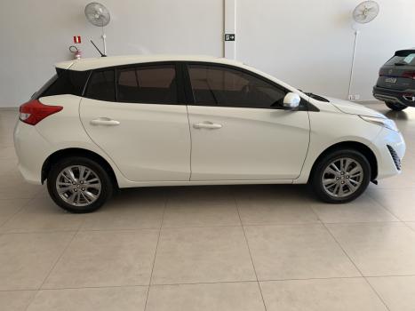 TOYOTA Yaris Hatch 1.5 16V 4P FLEX XL PLUS CONNECT MULTIDRIVE AUTOMTICO CVT, Foto 8