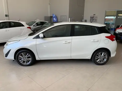 TOYOTA Yaris Hatch 1.5 16V 4P FLEX XL PLUS CONNECT MULTIDRIVE AUTOMTICO CVT, Foto 4