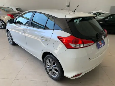 TOYOTA Yaris Hatch 1.5 16V 4P FLEX XL PLUS CONNECT MULTIDRIVE AUTOMTICO CVT, Foto 5