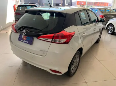 TOYOTA Yaris Hatch 1.5 16V 4P FLEX XL PLUS CONNECT MULTIDRIVE AUTOMTICO CVT, Foto 7