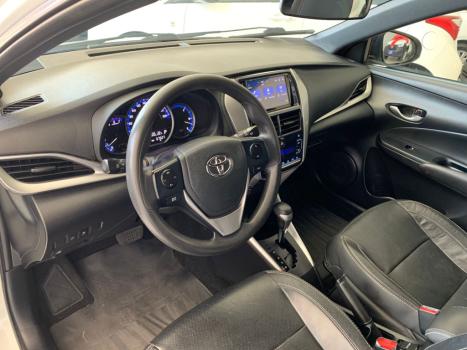 TOYOTA Yaris Hatch 1.5 16V 4P FLEX XL PLUS CONNECT MULTIDRIVE AUTOMÁTICO CVT, Foto 10