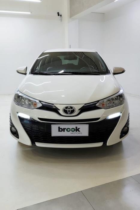 TOYOTA Yaris Hatch 1.5 16V 4P FLEX XS MULTIDRIVE AUTOMTICO CVT, Foto 2