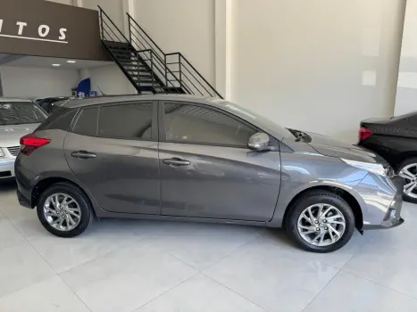 TOYOTA Yaris Hatch 1.5 16V 4P FLEX XS CONNECT MULTIDRIVE AUTOMTICO CVT, Foto 3
