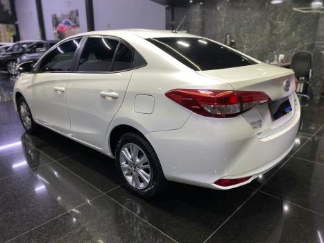 TOYOTA Yaris Hatch 1.5 16V 4P FLEX XL MULTIDRIVE AUTOMTICO CVT, Foto 5
