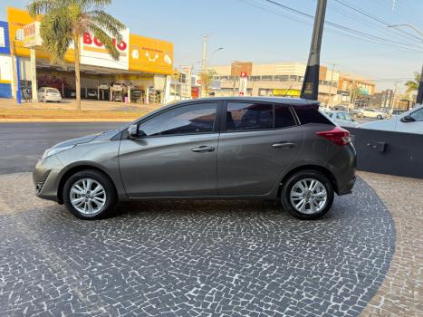 TOYOTA Yaris Hatch 1.3 16V 4P FLEX XL MULTIDRIVE AUTOMTICO CVT, Foto 4