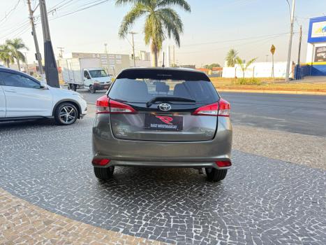 TOYOTA Yaris Hatch 1.3 16V 4P FLEX XL MULTIDRIVE AUTOMTICO CVT, Foto 7