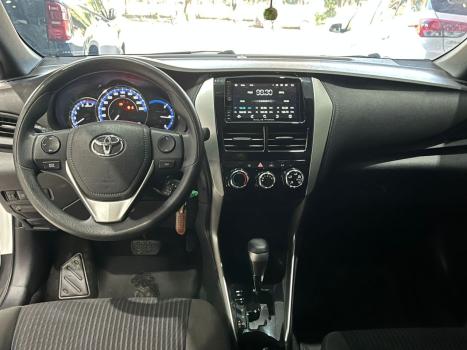 TOYOTA Yaris Hatch 1.3 16V 4P FLEX XL MULTIDRIVE AUTOMTICO CVT, Foto 8