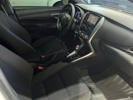 TOYOTA Yaris Hatch 1.3 16V 4P FLEX XL MULTIDRIVE AUTOMTICO CVT, Foto 9