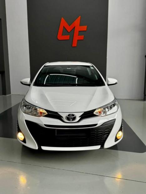 TOYOTA Yaris Hatch 1.3 16V 4P FLEX XL PLUS TECH MULTIDRIVE AUTOMTICO CVT, Foto 4