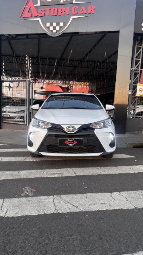 TOYOTA Yaris Hatch 1.5 16V 4P FLEX XS CONNECT MULTIDRIVE AUTOMTICO CVT, Foto 3