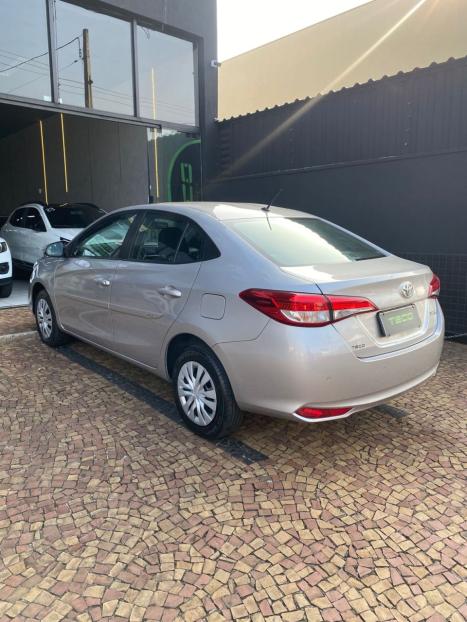 TOYOTA Yaris Sedan 1.5 16V 4P FLEX XL MULTIDRIVE AUTOMTICO CVT, Foto 4