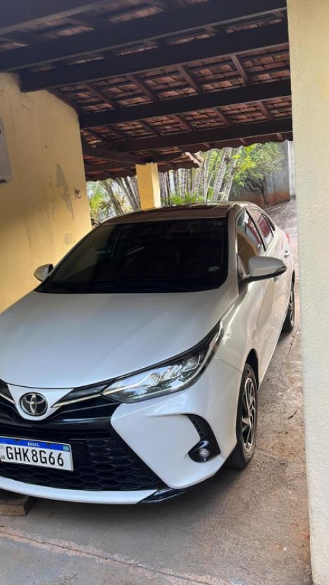 TOYOTA Yaris Sedan 1.5 16V 4P FLEX XLS CONNECT MULTIDRIVE AUTOMTICO CVT, Foto 2