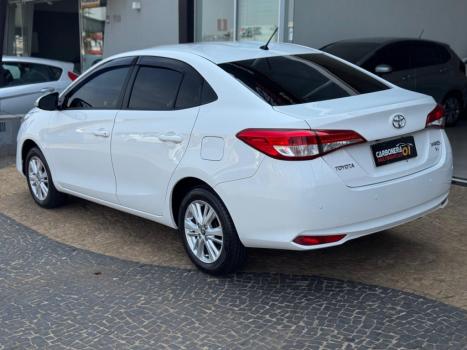 TOYOTA Yaris Sedan 1.5 16V 4P FLEX PLUS MULTIDRIVE AUTOMTICO CVT, Foto 15