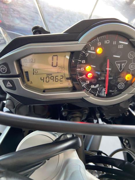 TRIUMPH Tiger 800 XCA, Foto 12