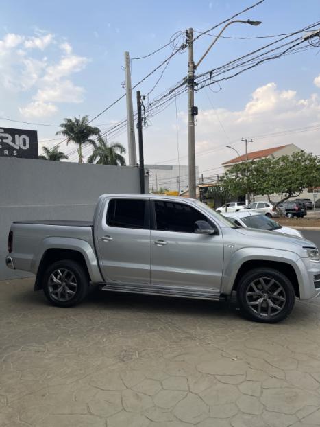 VOLKSWAGEN Amarok 3.0 V6 CABINE DUPLA HIGHLINE 4X4 TURBO INTERCOOLER AUTOMTICO, Foto 3