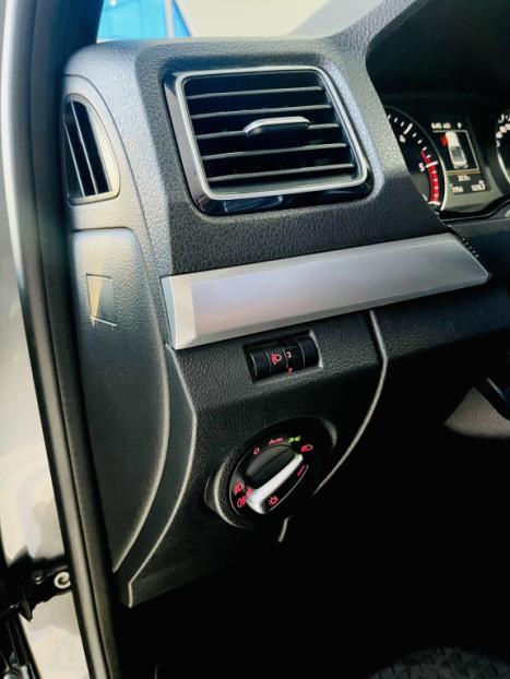 VOLKSWAGEN Amarok 3.0 V6 CABINE DUPLA HIGHLINE 4X4 TURBO INTERCOOLER AUTOMTICO, Foto 11