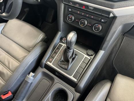 VOLKSWAGEN Amarok 3.0 V6 CABINE DUPLA HIGHLINE 4X4 TURBO INTERCOOLER AUTOMTICO, Foto 11
