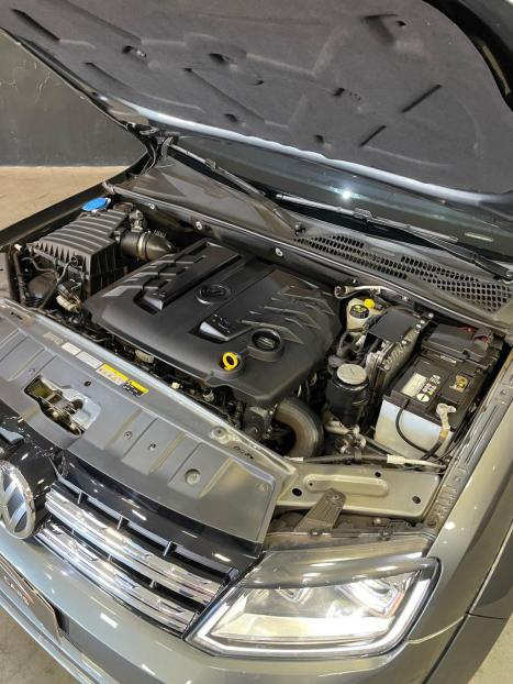 VOLKSWAGEN Amarok 3.0 V6 CABINE DUPLA HIGHLINE 4X4 TURBO INTERCOOLER AUTOMTICO, Foto 12