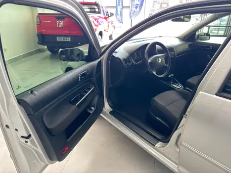 VOLKSWAGEN Bora 2.0 4P AUTOMTICO, Foto 7