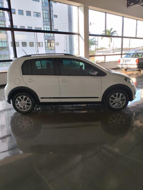 VOLKSWAGEN Cross UP 1.0 12V 4P TSI FLEX, Foto 4