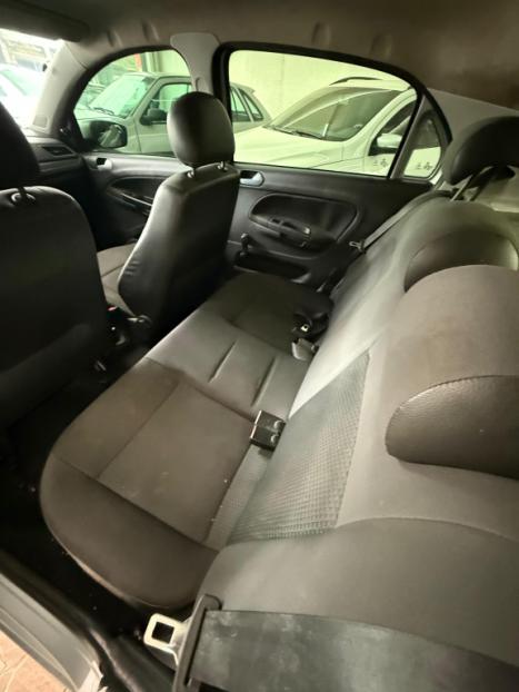 VOLKSWAGEN Gol 1.0 4P, Foto 2