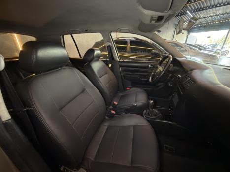 VOLKSWAGEN Golf 2.0 4P, Foto 9