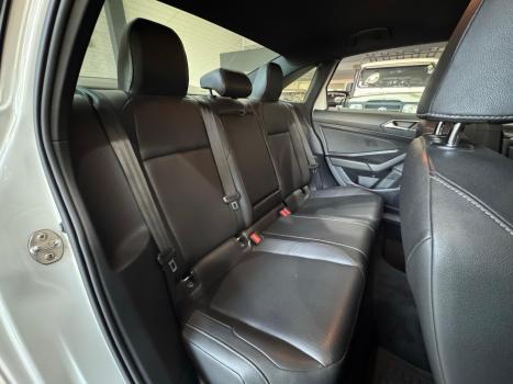 VOLKSWAGEN Jetta 1.4 4P 250 TSI R-LINE AUTOMTICO, Foto 13