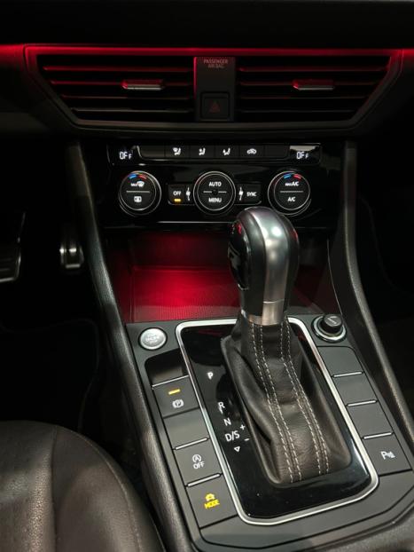 VOLKSWAGEN Jetta 1.4 4P 250 TSI R-LINE AUTOMTICO, Foto 9