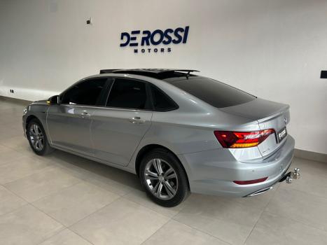 VOLKSWAGEN Jetta 1.4 4P 250 TSI R-LINE AUTOMTICO, Foto 2