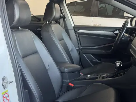 VOLKSWAGEN Jetta 1.4 4P 250 TSI R-LINE AUTOMTICO, Foto 8