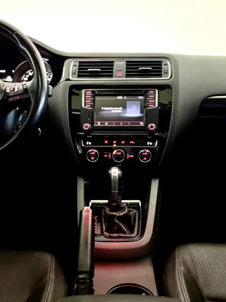 VOLKSWAGEN Jetta 2.0 4P TSI HIGHLINE 211 CV AUTOMTICO, Foto 14