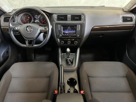 VOLKSWAGEN Jetta 2.0 4P FLEX CONFORTLINE TIPTRONIC AUTOMTICO, Foto 6